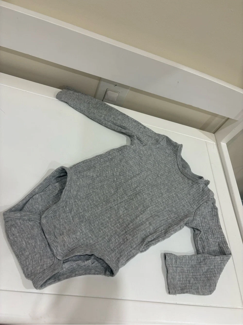 H&M Gray Ribbed Long-Sleeve Bodysuit